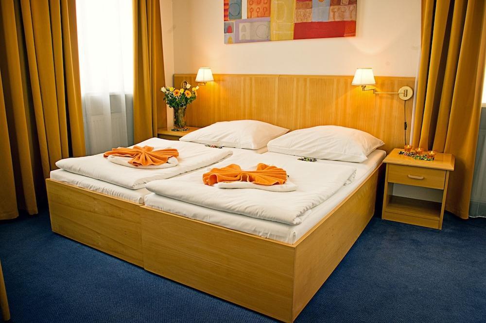 Nabucco Hotel 4*